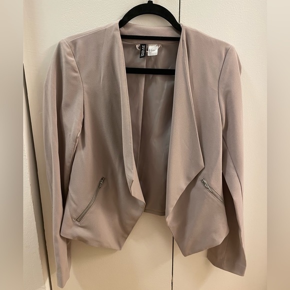 Blazer - Picture 1 of 6